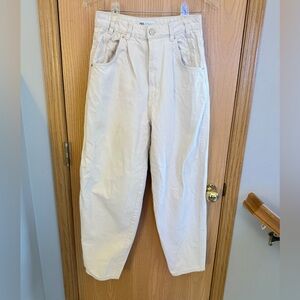 ZARA Very Gently Used Creamy White High Waisted Barrel Leg Denim Jeans Women’s 2
